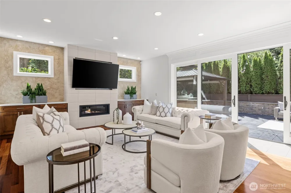 10425 NE 15th Street Bellevue, WA 98004