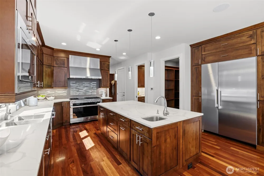 10425 NE 15th Street Bellevue, WA 98004