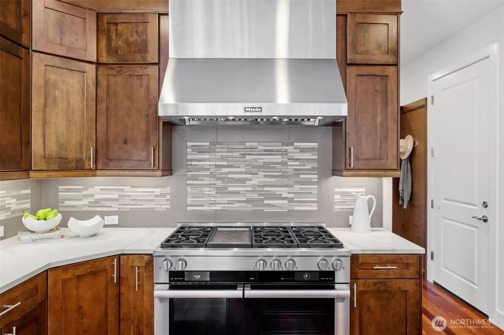 10425 NE 15th Street Bellevue, WA 98004