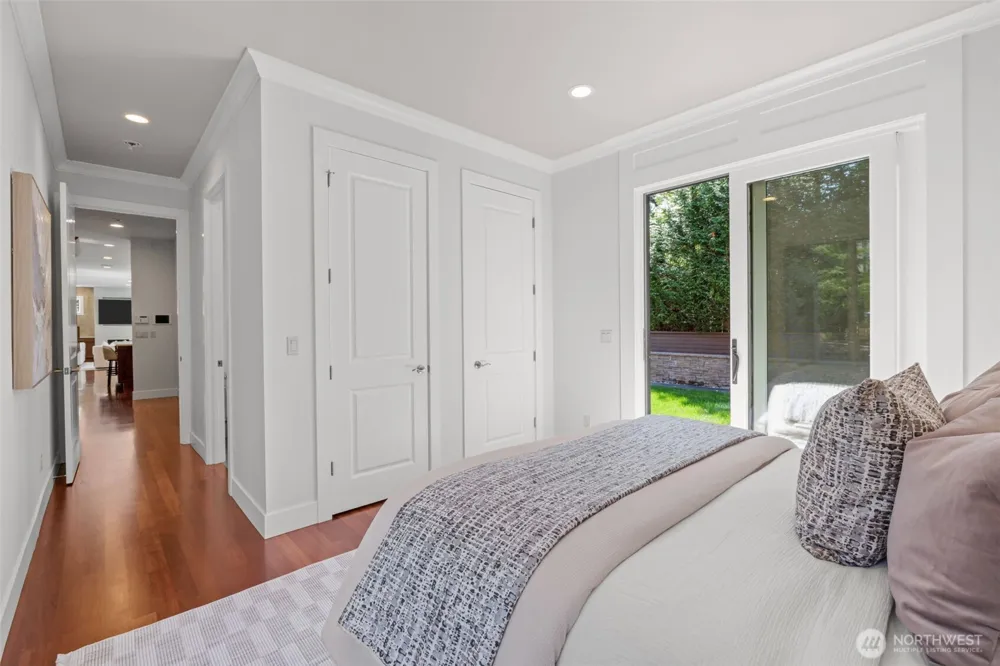 10425 NE 15th Street Bellevue, WA 98004
