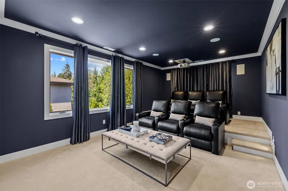 10425 NE 15th Street Bellevue, WA 98004