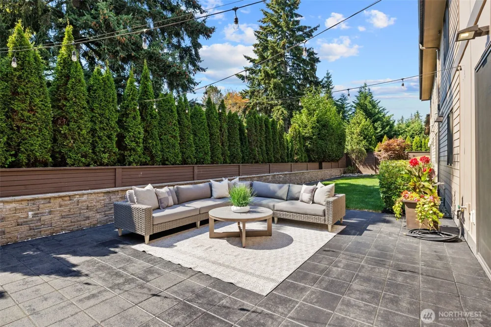 10425 NE 15th Street Bellevue, WA 98004