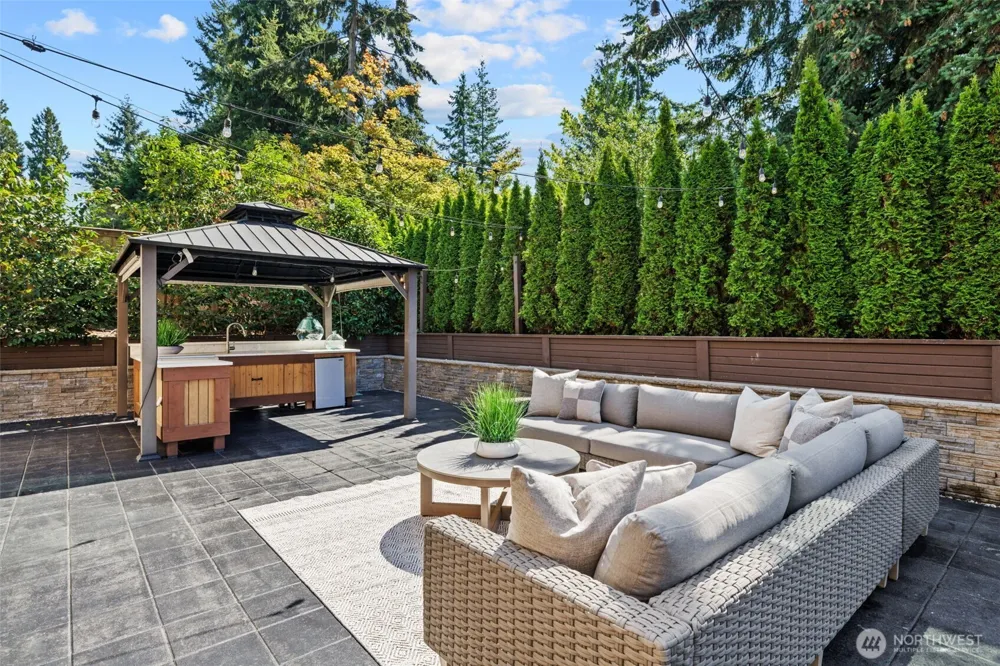 10425 NE 15th Street Bellevue, WA 98004