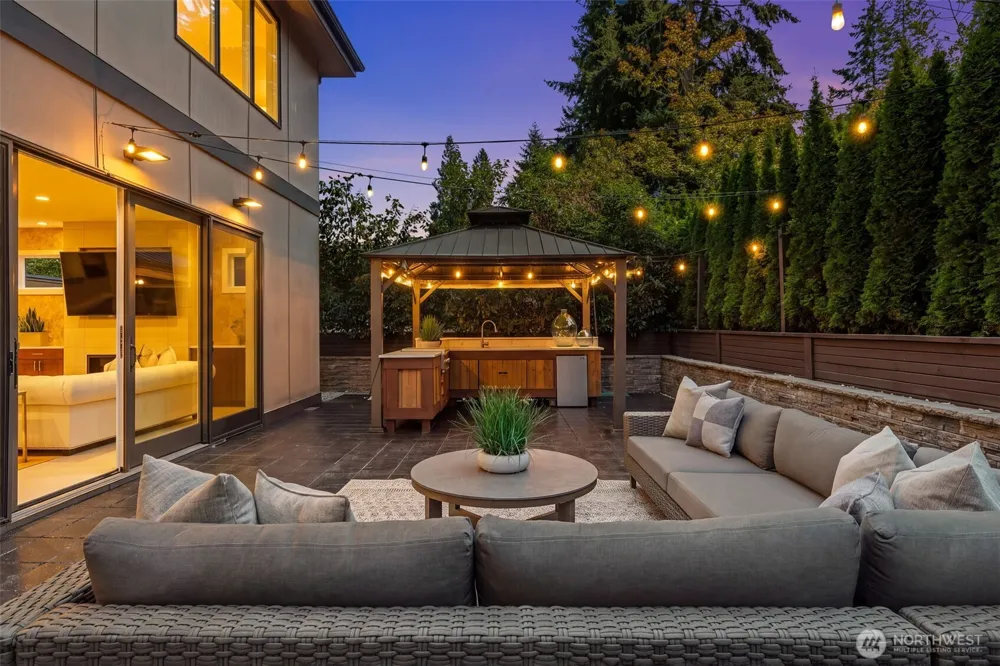 10425 NE 15th Street Bellevue, WA 98004