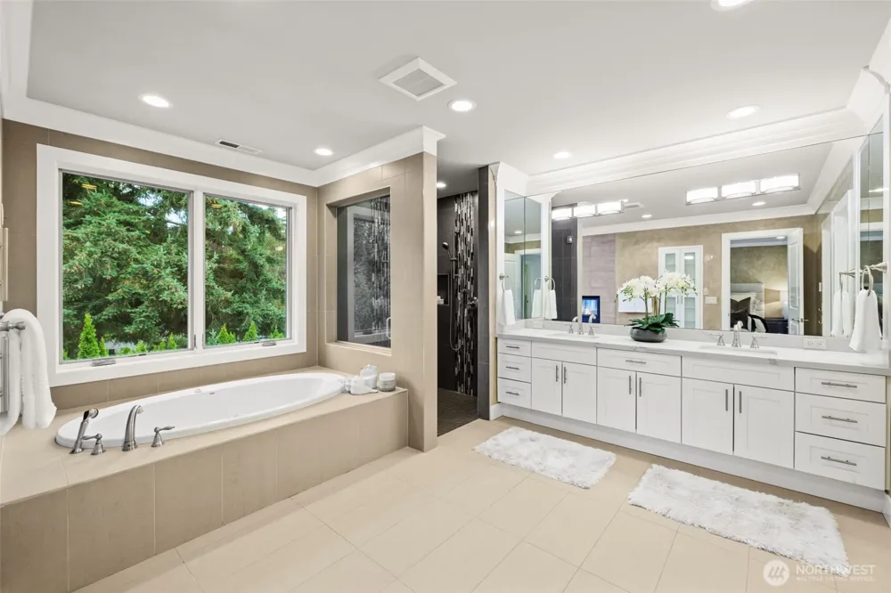 10425 NE 15th Street Bellevue, WA 98004