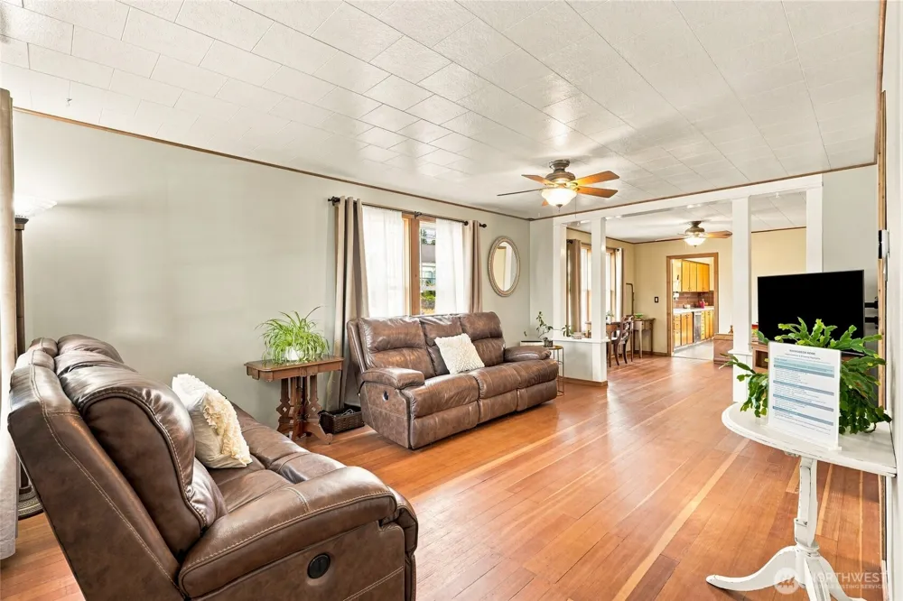 218 Evergreen Street Mount Vernon, WA 98273
