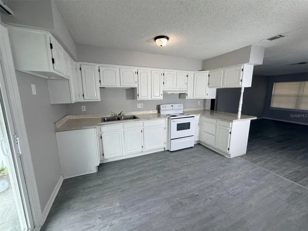 5328 WHITEWAY DRIVE Temple Terrace, FL 33617