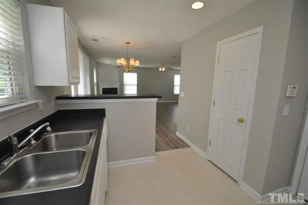5909 Rivercliff Court Raleigh, NC 27610