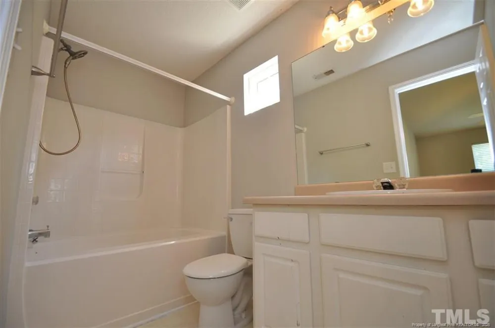 5909 Rivercliff Court Raleigh, NC 27610