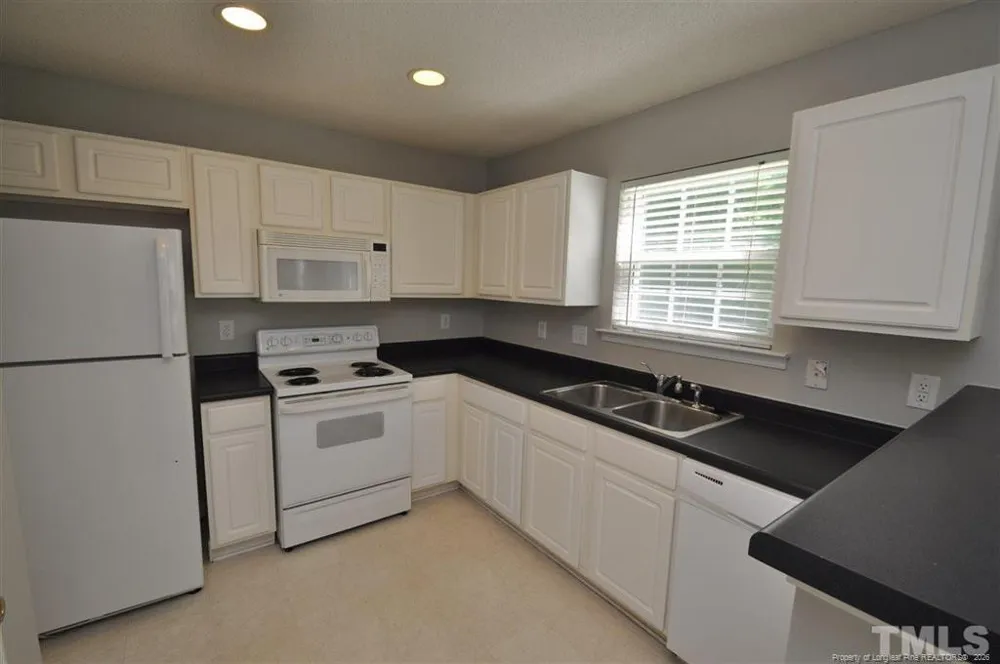 5909 Rivercliff Court Raleigh, NC 27610