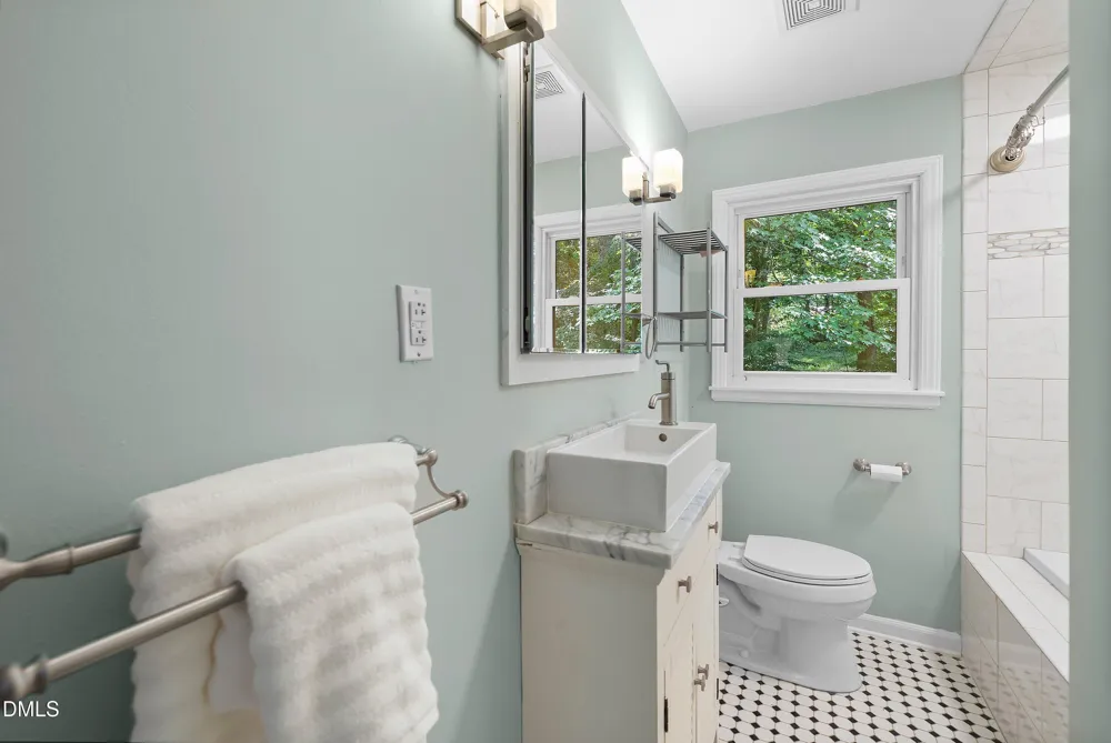105 Lexington Road Chapel Hill, NC 27516
