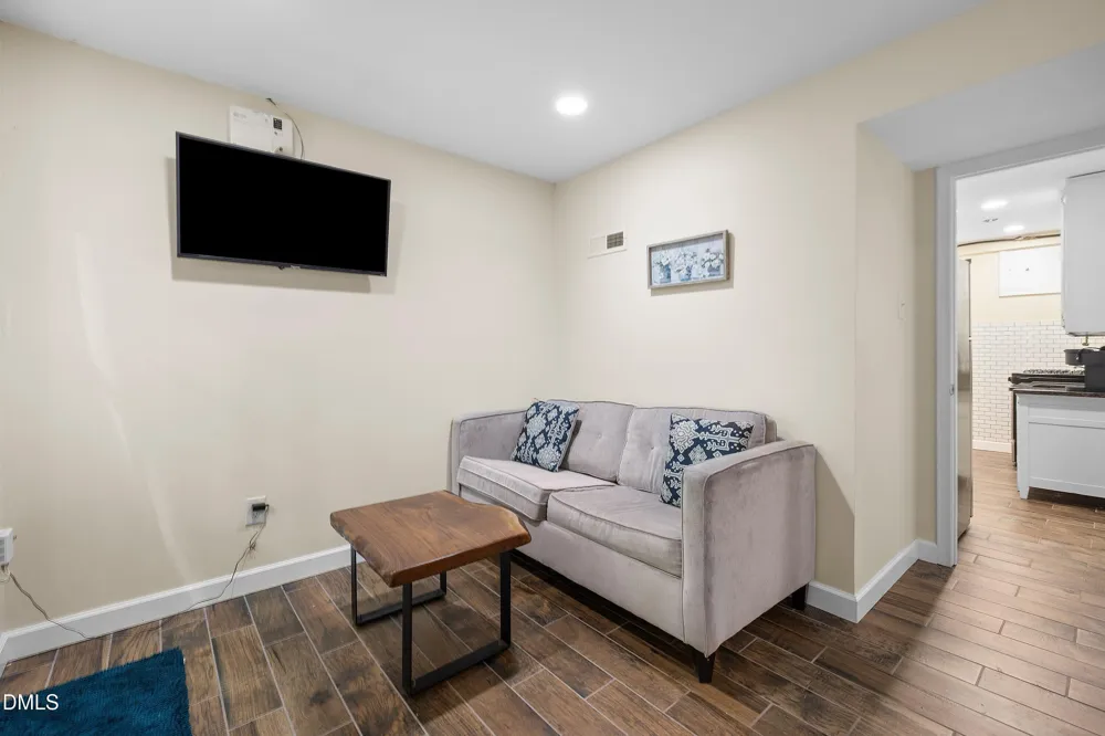 105 Lexington Road Chapel Hill, NC 27516