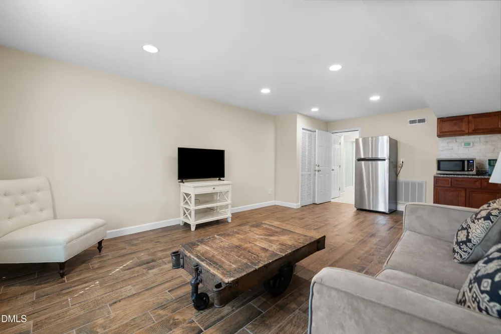 105 Lexington Road Chapel Hill, NC 27516