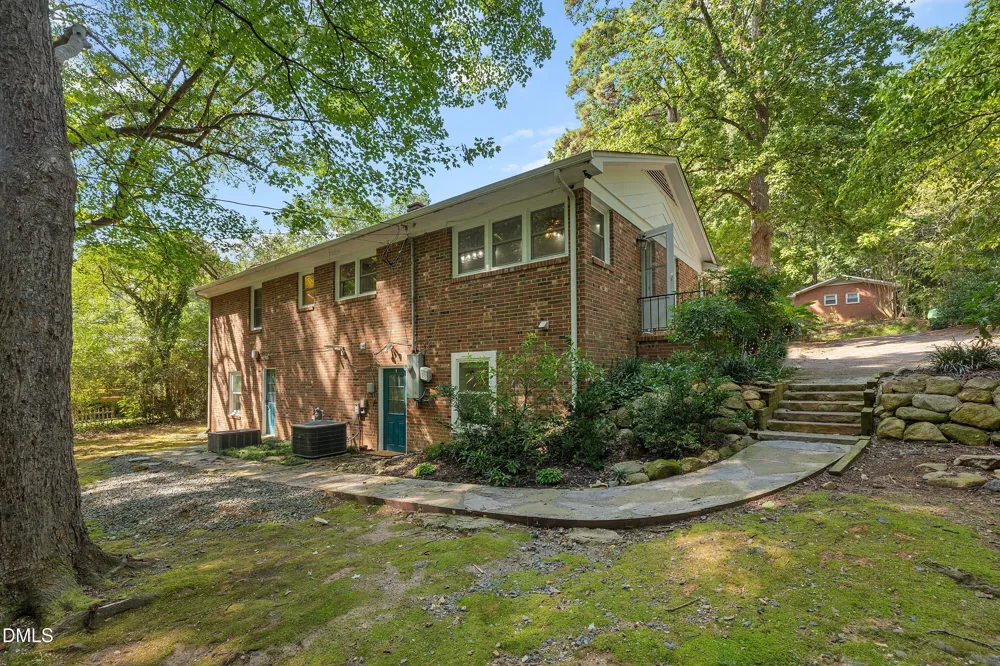 105 Lexington Road Chapel Hill, NC 27516