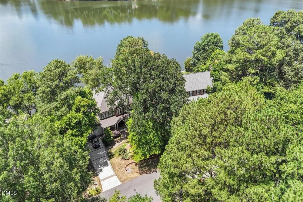 150 Lochwood W Drive Cary, NC 27518