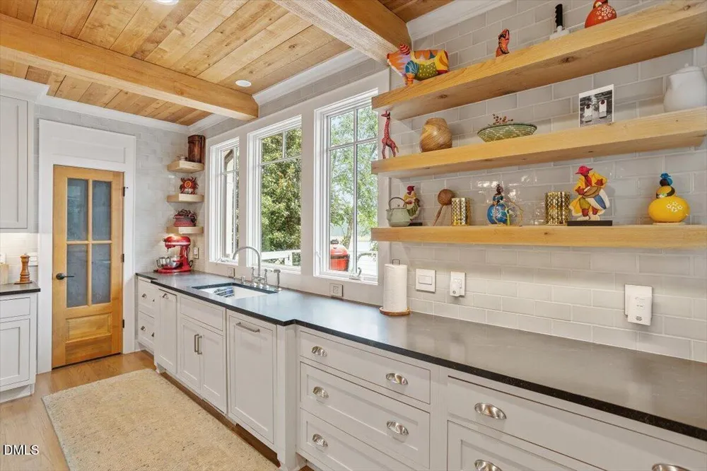 150 Lochwood W Drive Cary, NC 27518