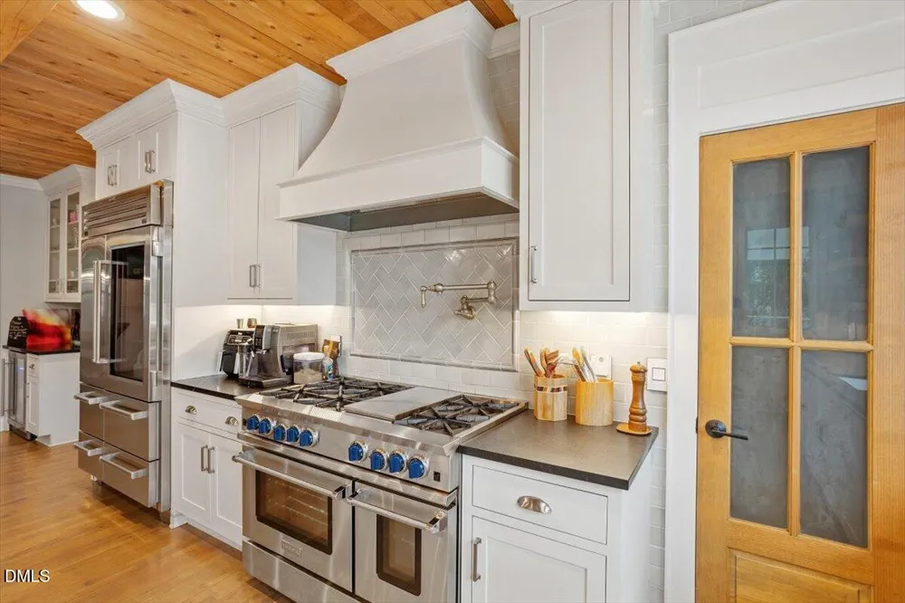 150 Lochwood W Drive Cary, NC 27518