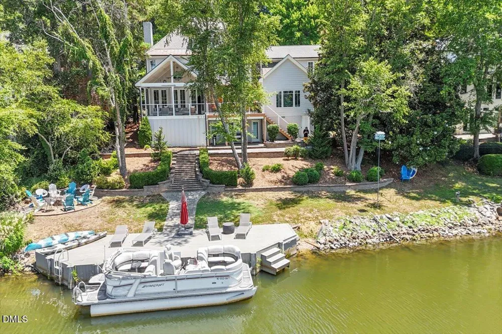 150 Lochwood W Drive Cary, NC 27518