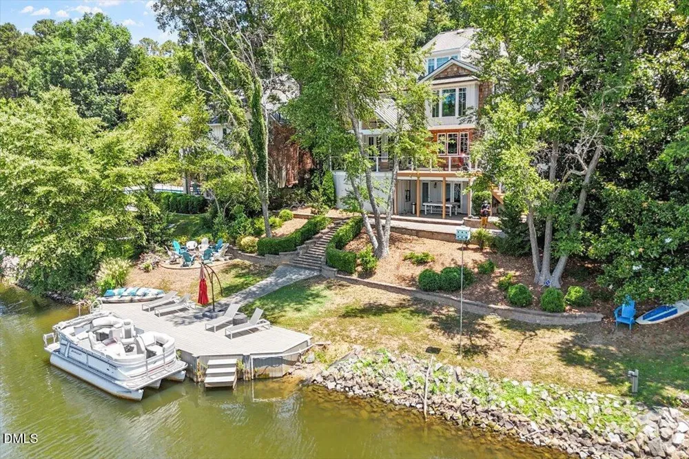 150 Lochwood W Drive Cary, NC 27518