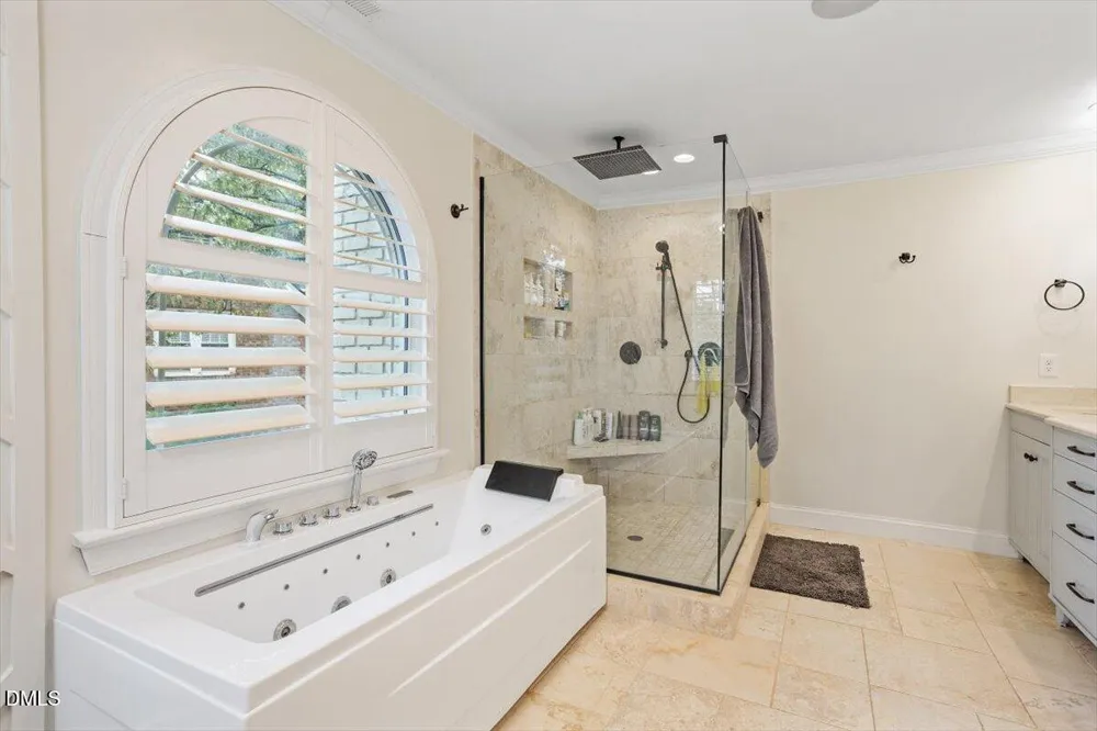 150 Lochwood W Drive Cary, NC 27518