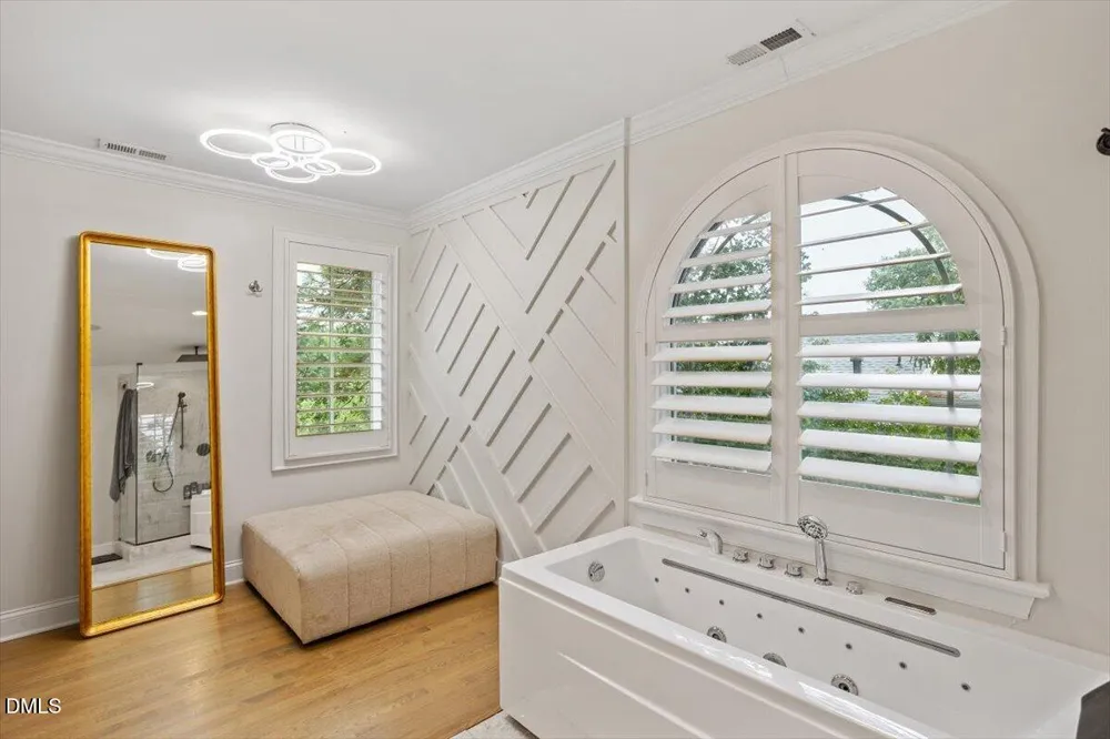 150 Lochwood W Drive Cary, NC 27518
