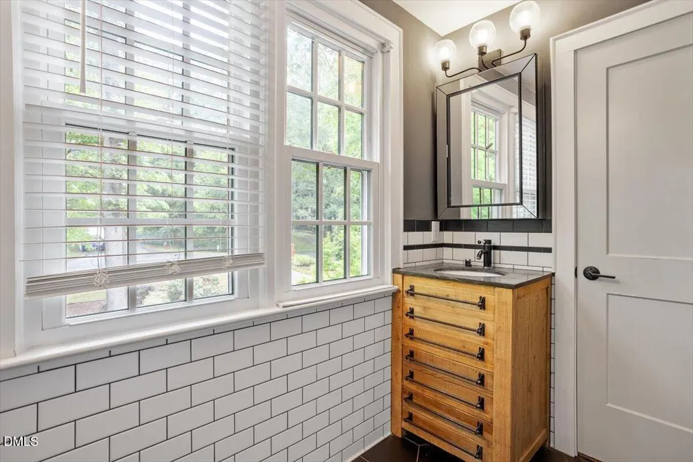 150 Lochwood W Drive Cary, NC 27518