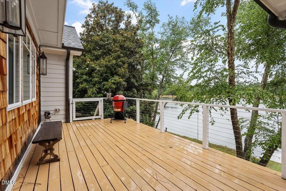 150 Lochwood W Drive Cary, NC 27518