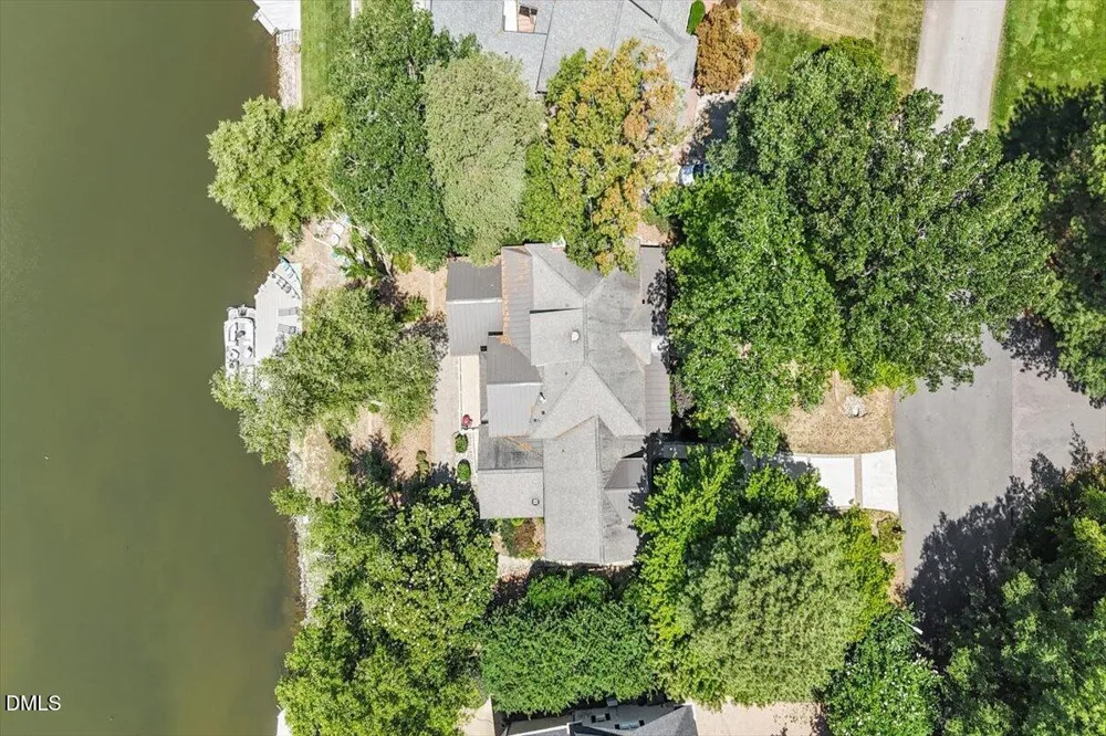 150 Lochwood W Drive Cary, NC 27518
