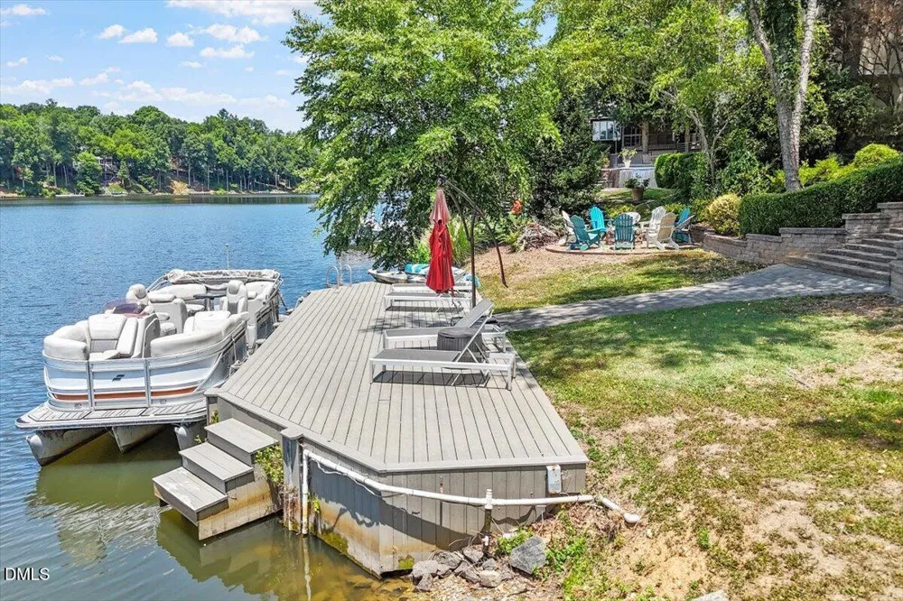 150 Lochwood W Drive Cary, NC 27518