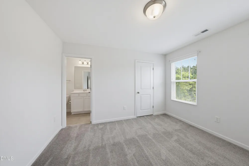537 Oaks End Drive Holly Springs, NC 27540