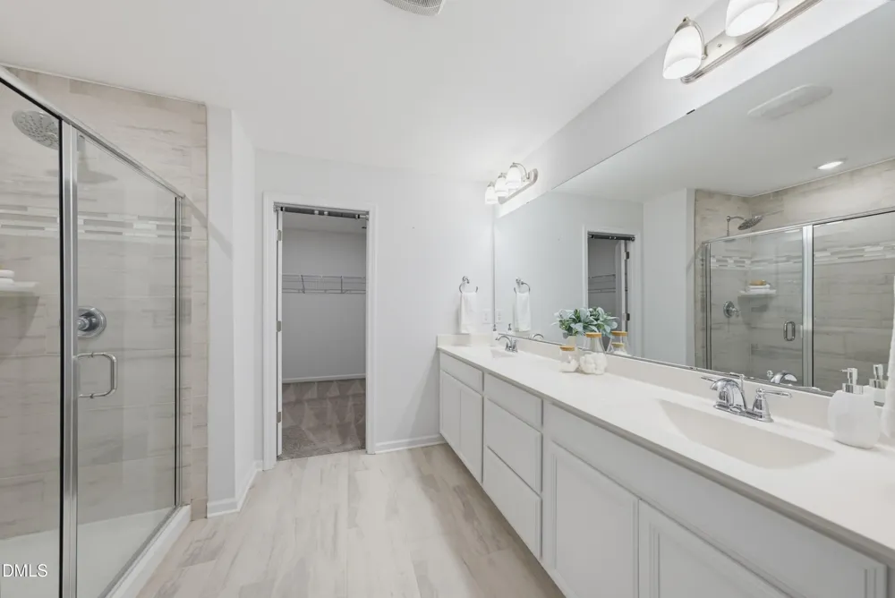 537 Oaks End Drive Holly Springs, NC 27540