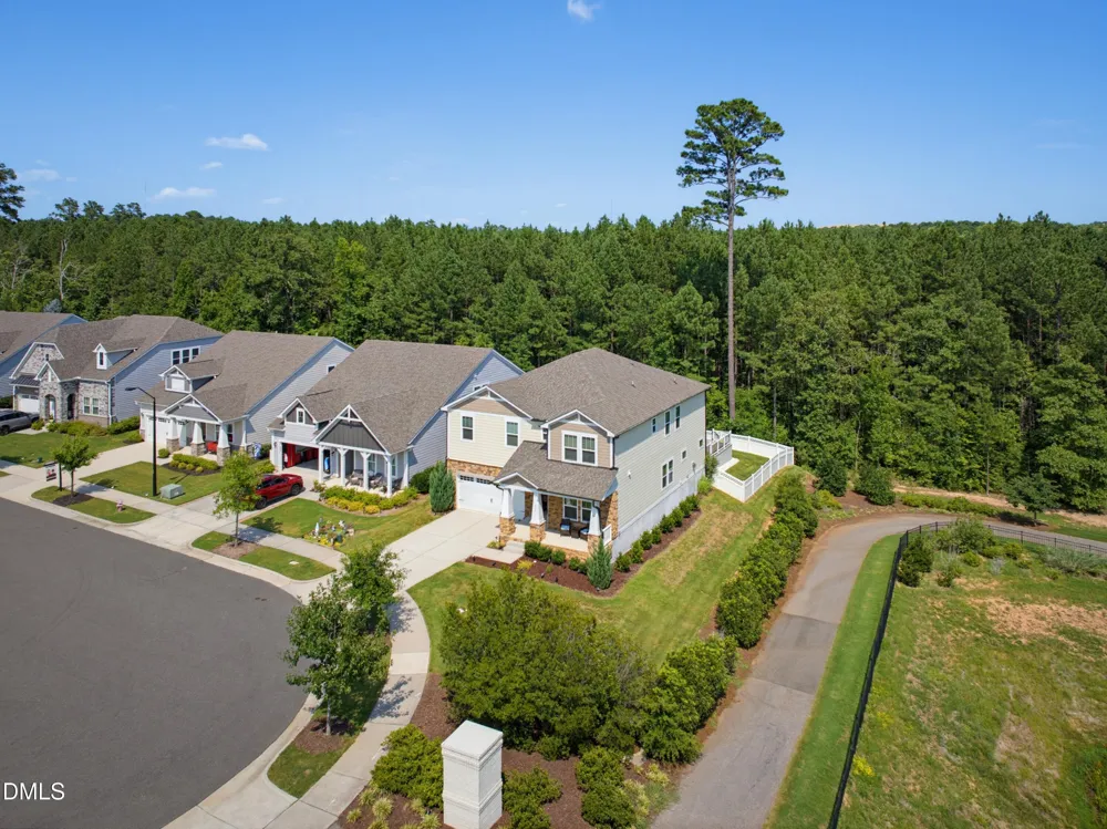 537 Oaks End Drive Holly Springs, NC 27540