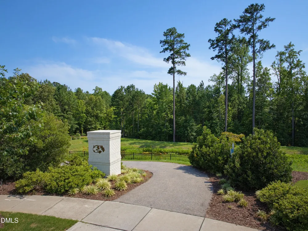 537 Oaks End Drive Holly Springs, NC 27540