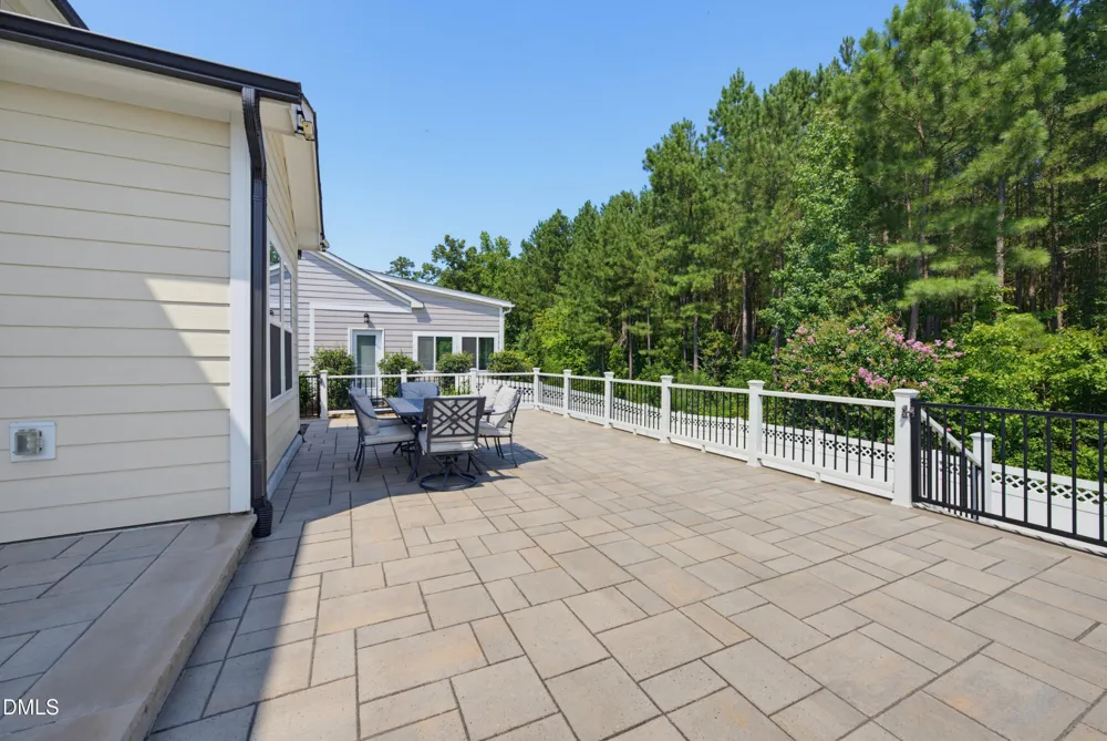 537 Oaks End Drive Holly Springs, NC 27540