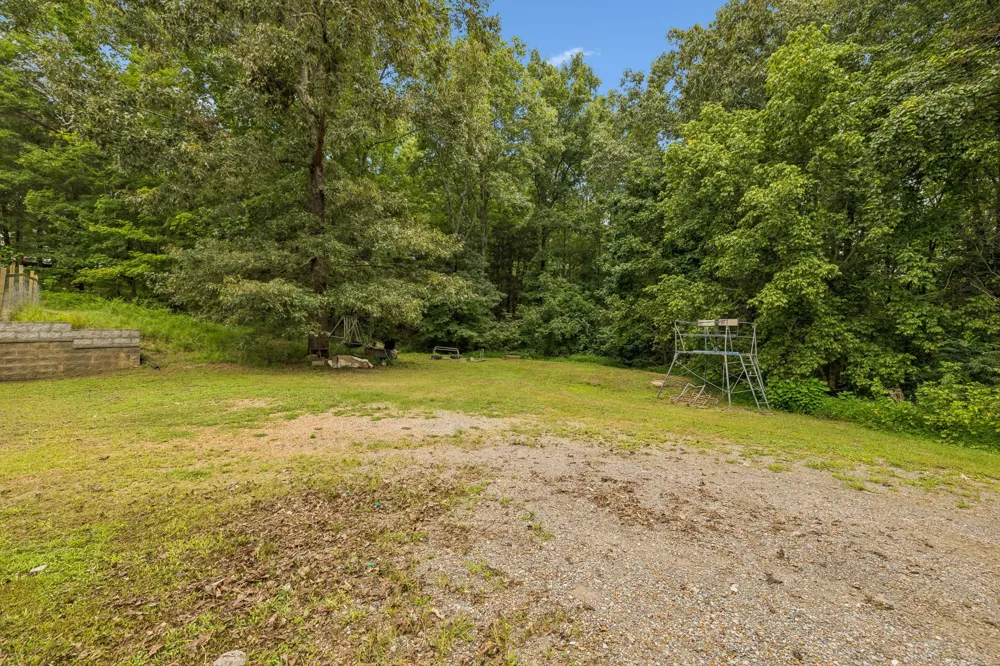 1200 Dawson Rd White Bluff, TN 37187