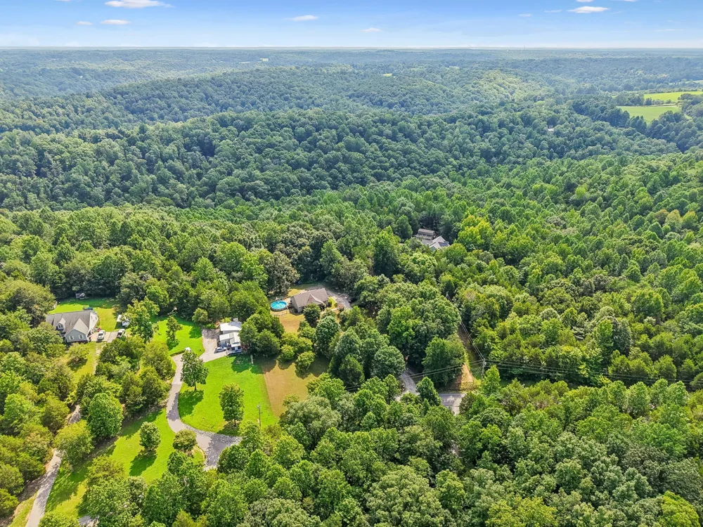 1200 Dawson Rd White Bluff, TN 37187