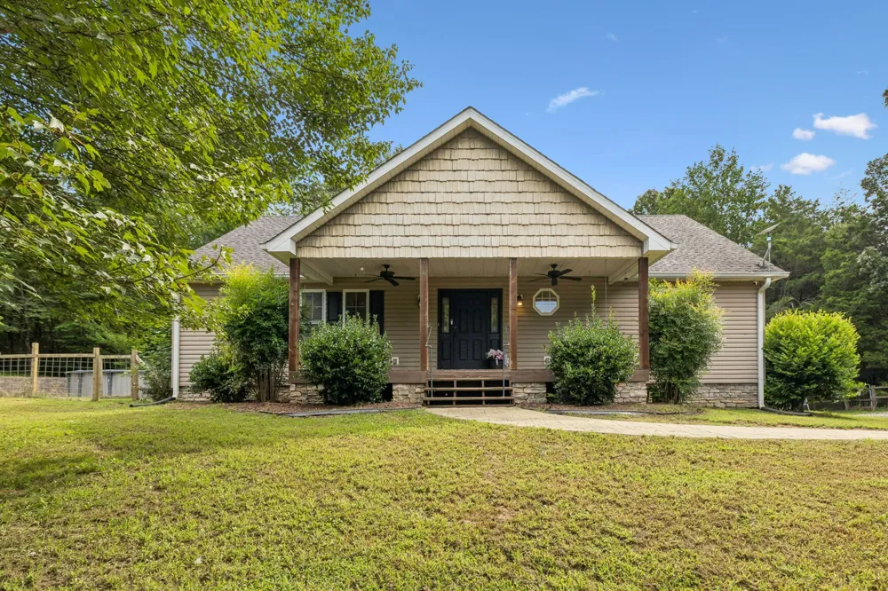 1200 Dawson Rd White Bluff, TN 37187