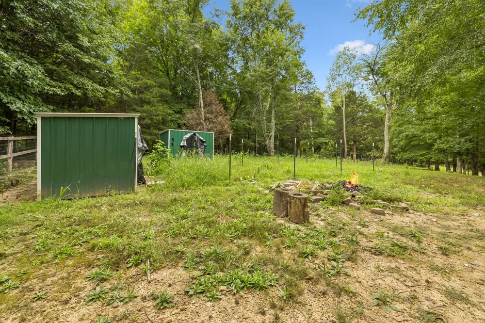 1200 Dawson Rd White Bluff, TN 37187