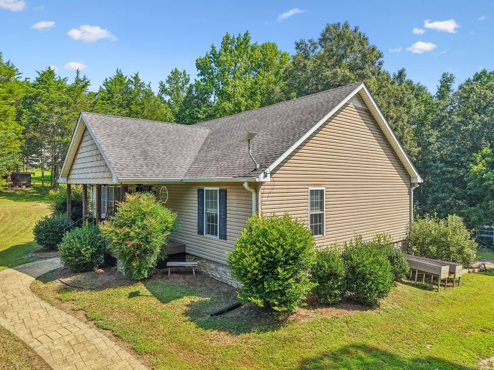 1200 Dawson Rd White Bluff, TN 37187