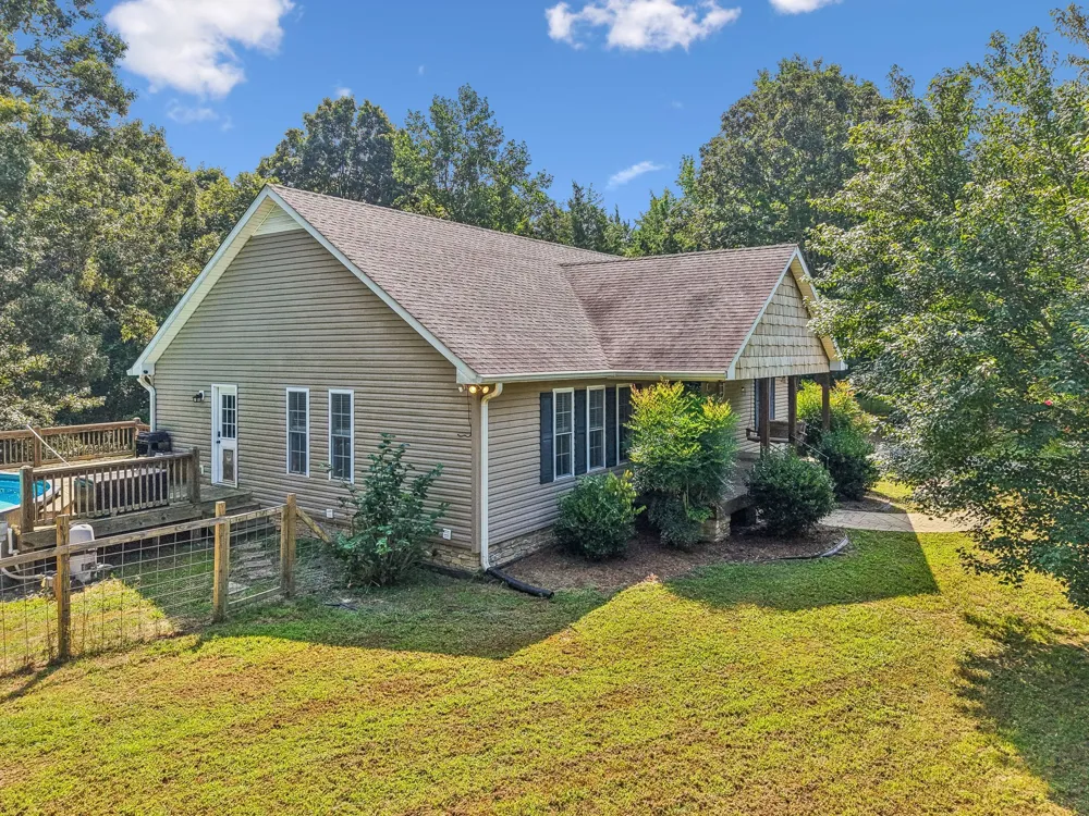 1200 Dawson Rd White Bluff, TN 37187