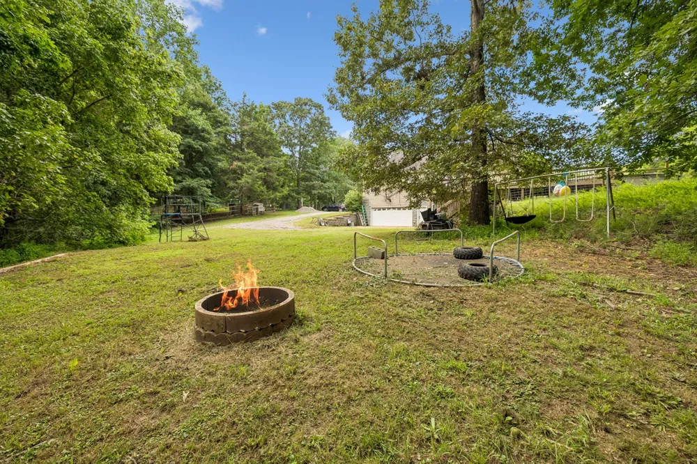 1200 Dawson Rd White Bluff, TN 37187