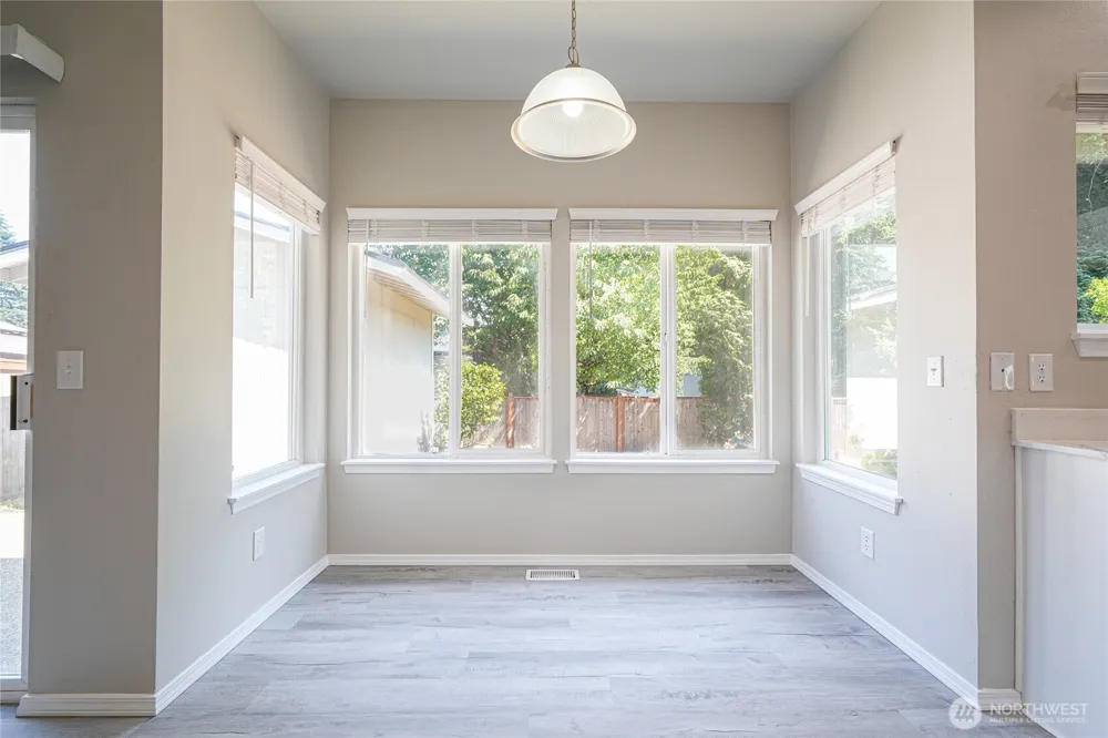 19500 6th Avenue S Des Moines, WA 98148