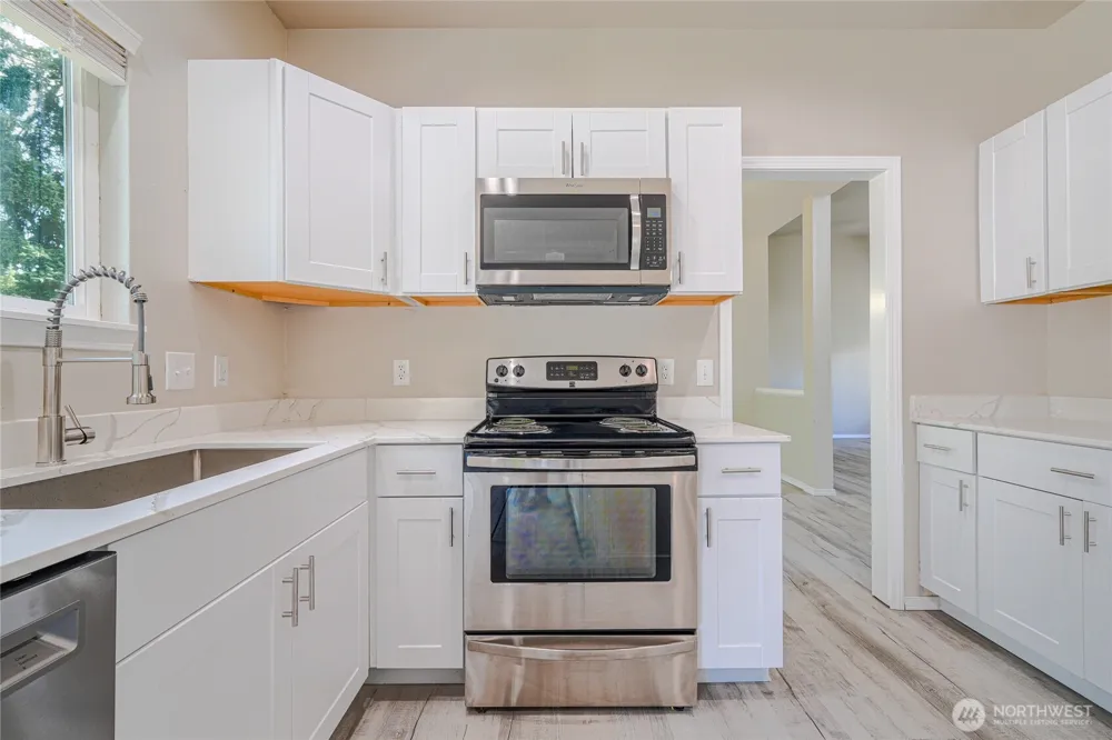 19500 6th Avenue S Des Moines, WA 98148