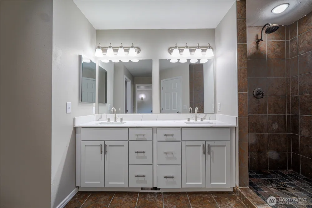 19500 6th Avenue S Des Moines, WA 98148