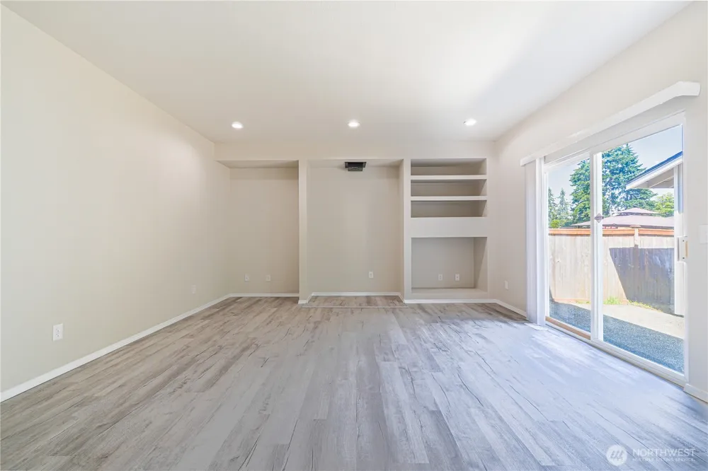 19500 6th Avenue S Des Moines, WA 98148