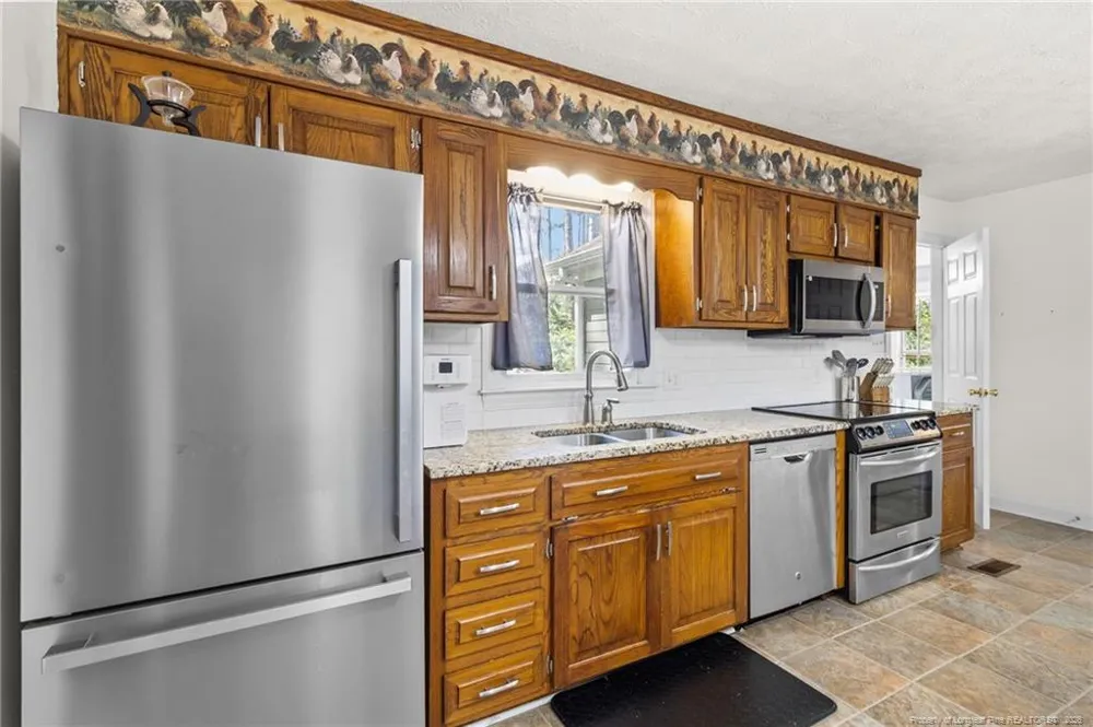 16401 Lakeshore Drive Wagram, NC 28396