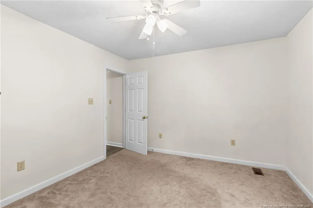 16401 Lakeshore Drive Wagram, NC 28396