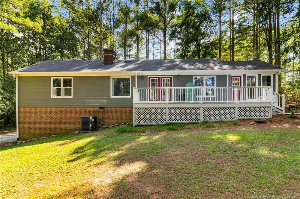 16401 Lakeshore Drive Wagram, NC 28396