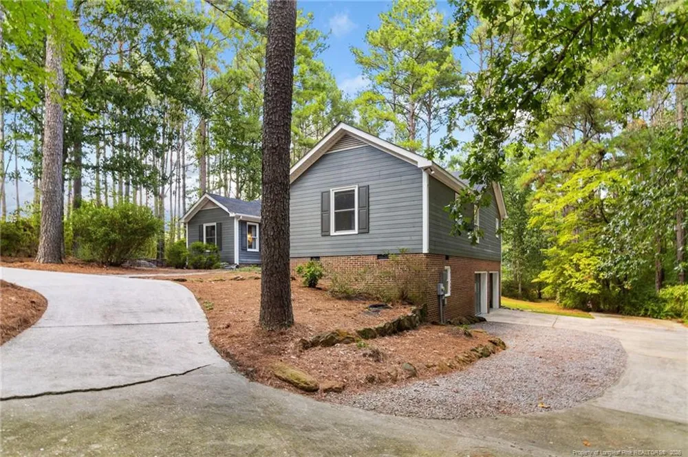 16401 Lakeshore Drive Wagram, NC 28396