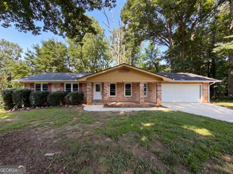 1653 E Kellogg CIR